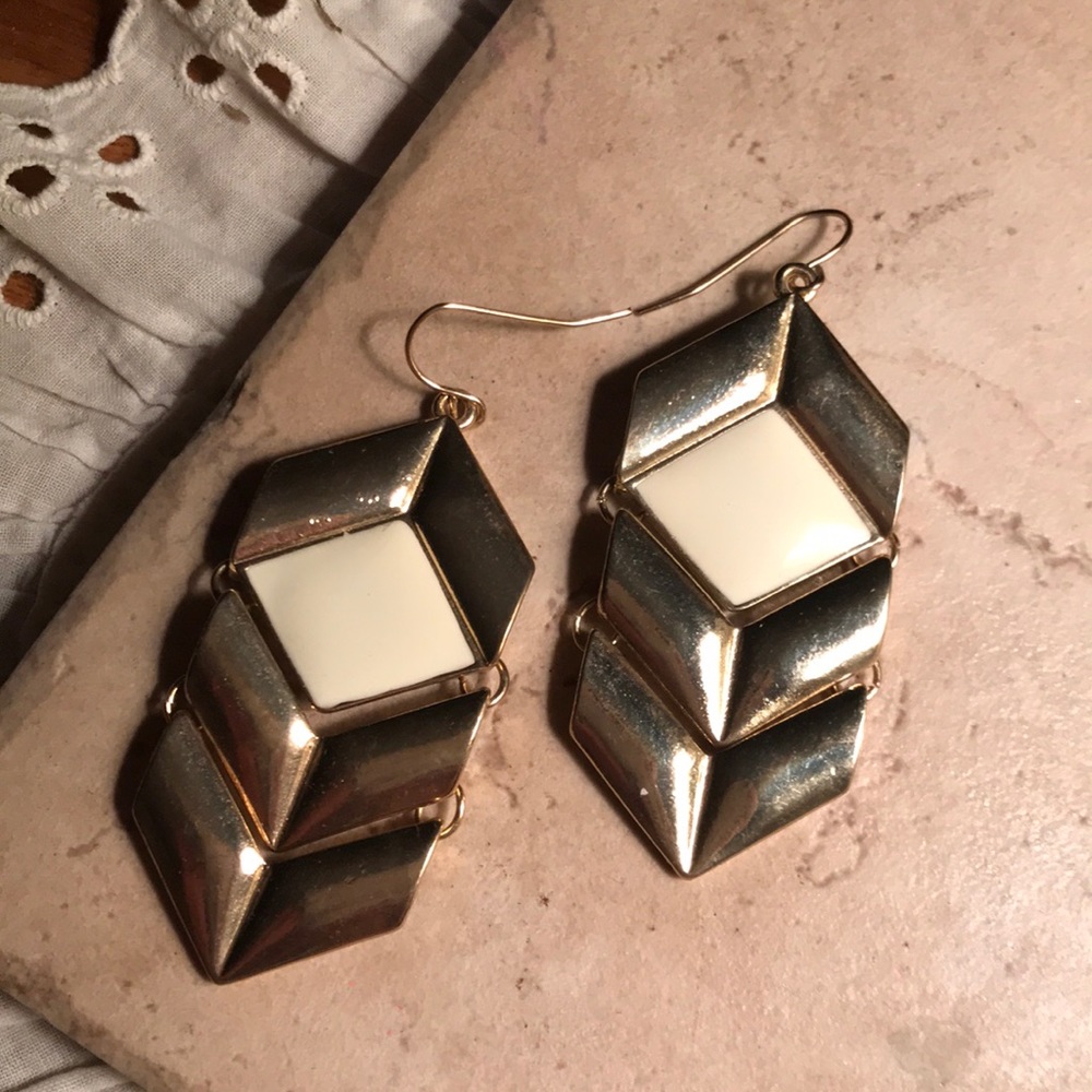 Dangle earrings